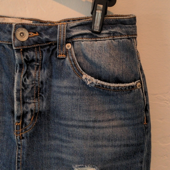 BAND OF GYPSIES DISTRESSED HANNA JEAN MINI SKIRT - Picture 4 of 9